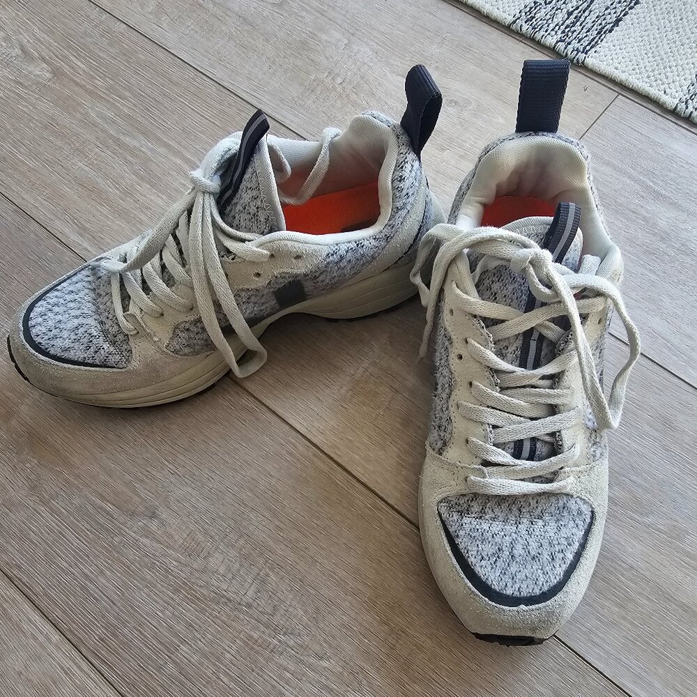 Veja trainers